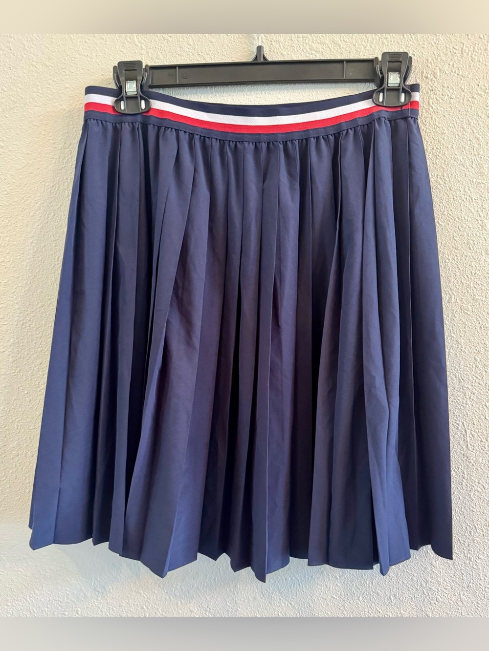 Tommy Hilfiger navy pleated skirt with red white blue elastic waistband size 10